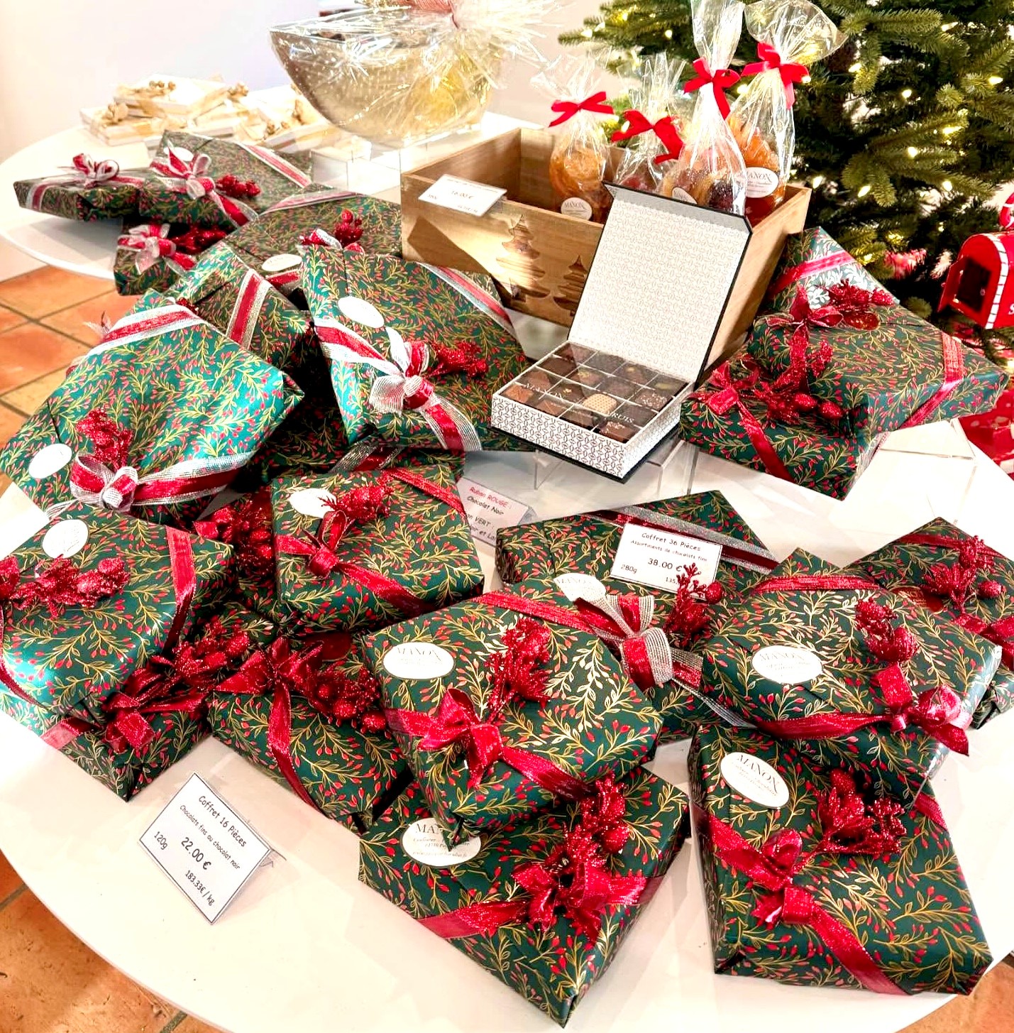 COFFRET 16 CHOCOLATS NOIRS ou ASSORTIS – Image 4